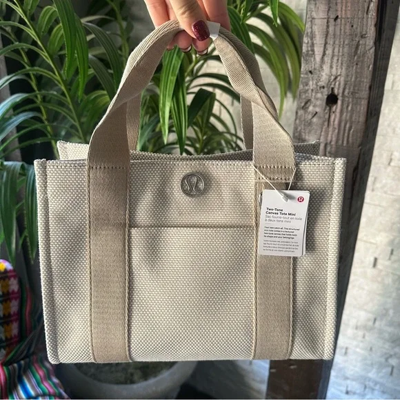 LULULEMON Two-Tone Canvas Mini Tote Bag 4.5L in Mojave Tan and Light Ivory NWT - Picture 2 of 10